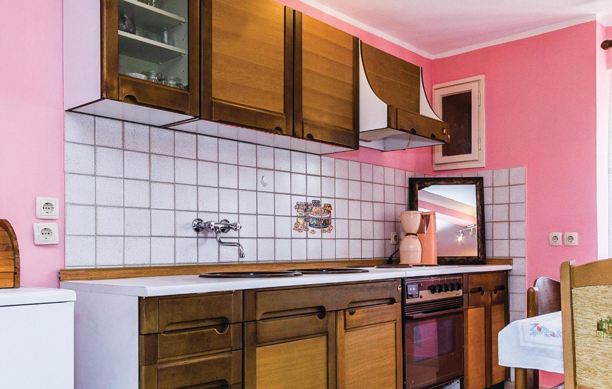 Cozy Apartment In Vrsar With Kitchen Exterior photo